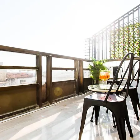 Apartment Skyroof Skg *