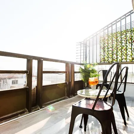 Skyroof Skg 公寓 *